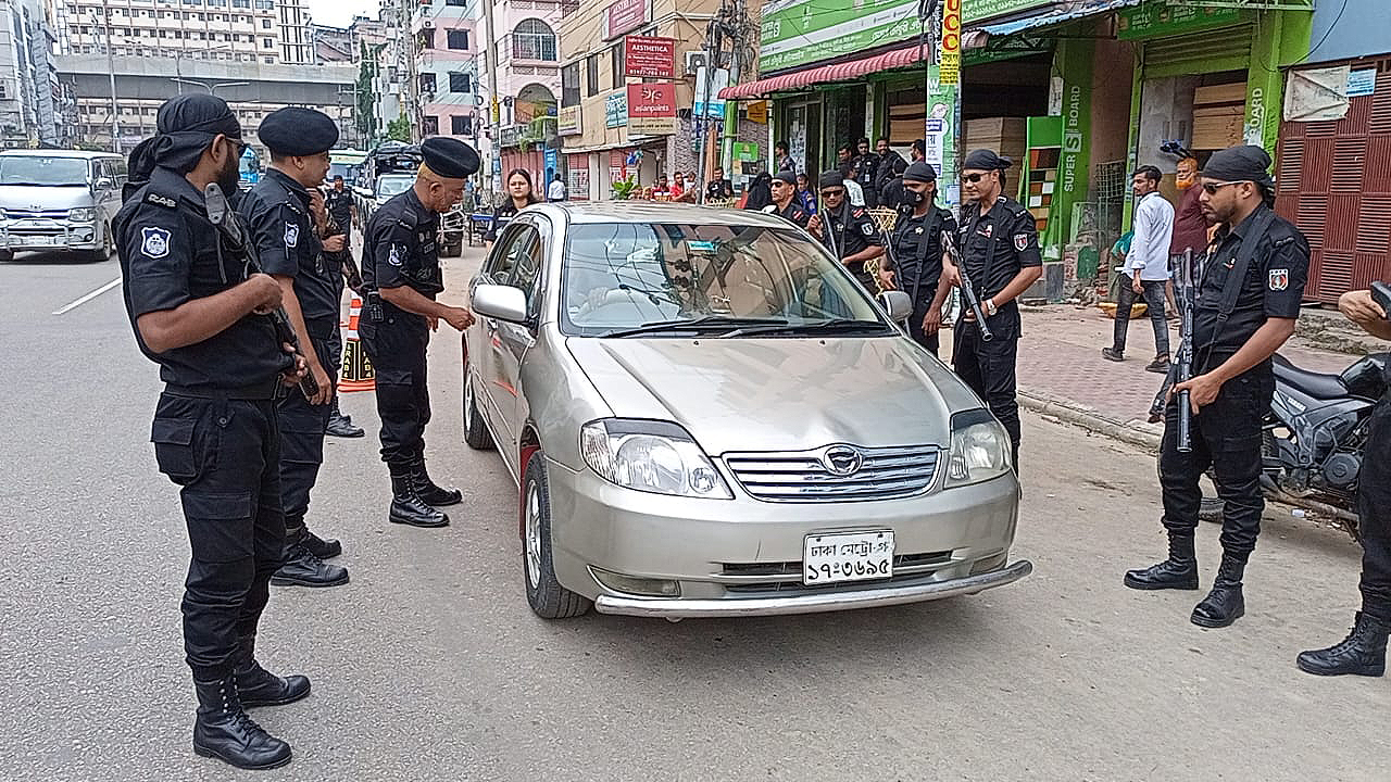 আইনশৃঙ্খলা নিয়ন্ত্রণে রোবাস্ট পেট্রোল পরিচালনা র‌্যাবের