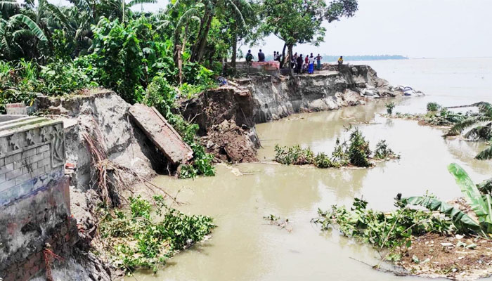 পাহাড়ি ঢলে ফের বাড়ছে যমুনার পানি