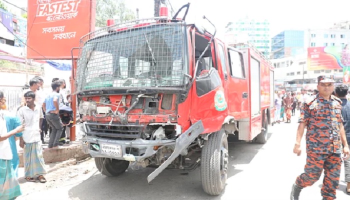 নারায়নগঞ্জে ফায়ার সার্ভিসের গাড়ি দুর্ঘটনায় নিহত ৩