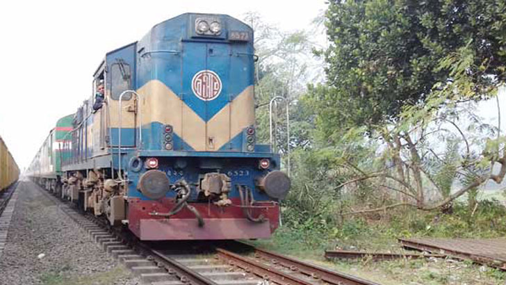 ২৬ ঘণ্টা পর ঢাকা-ময়মনসিংহ রেলপথে ট্রেন চলাচল শুরু