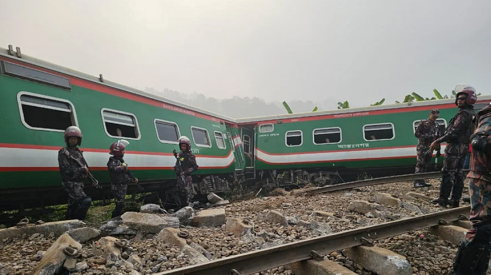 গাজীপুরে রেলে নাশকতার ঘটনায় কাউন্সিলরসহ গ্রেপ্তার ৭