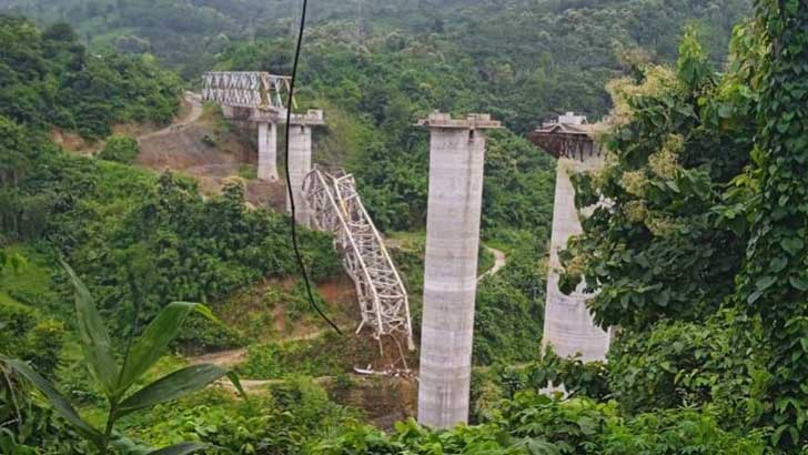 মিজোরামে রেলসেতু ভেঙে প্রাণ গেল ১৭ জনের