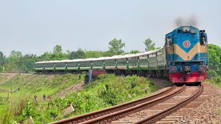 জাতীয় পরিচয়পত্র যাচাইয়ের মাধ্যমে কাটতে হবে ট্রেনের টিকিট