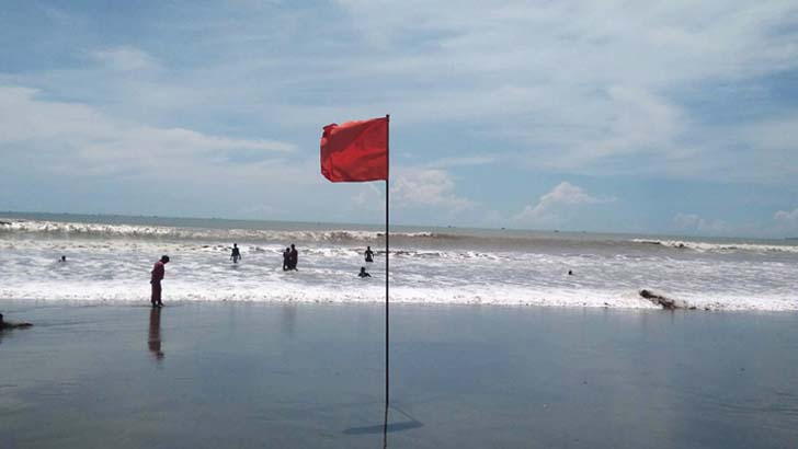 সমুদ্রবন্দরে ৩ নম্বর সতর্ক সংকেত