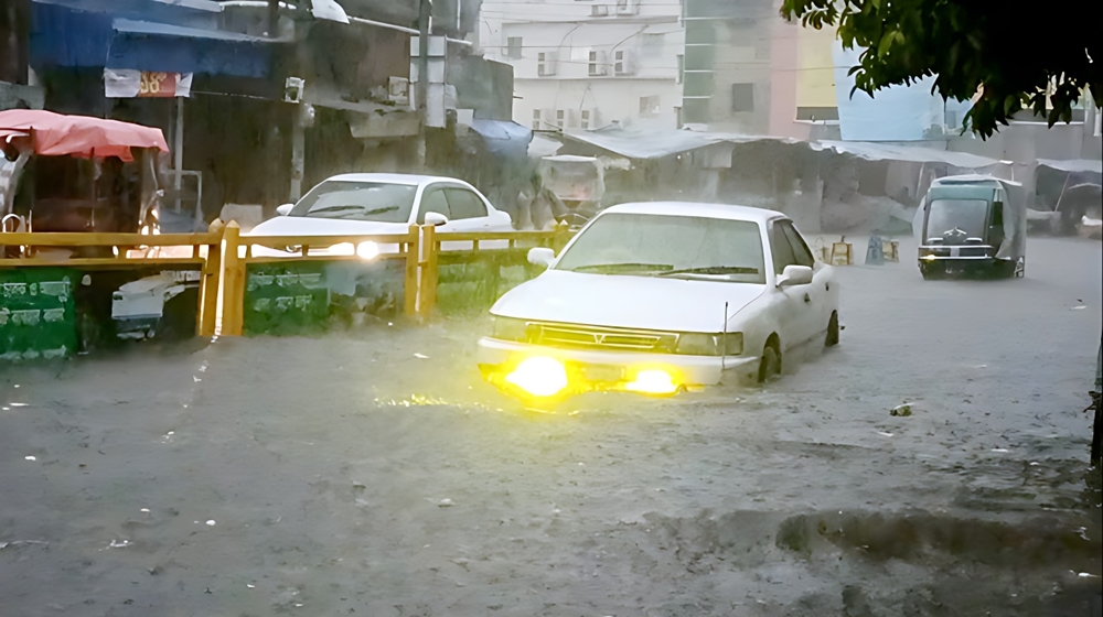 রেকর্ড বৃষ্টিপাত, পানিতে ভাসছে রাজশাহী