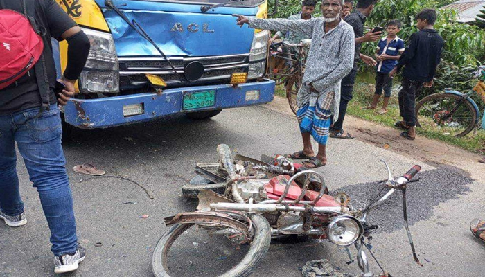 দিনাজপুরে পিকআপ-মোটরসাইকেল সংঘর্ষে প্রাণ গেল দুই ভাইয়ের