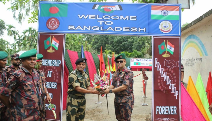 কুড়িগ্রাম সীমান্তে বিজিবি-বিএসএফ'র পতাকা বৈঠক