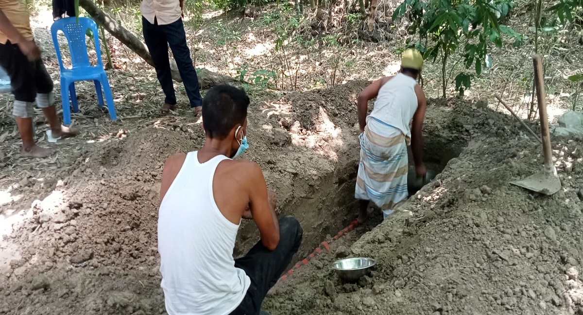 ফরিদপুরে চাচার বিরুদ্ধে ভাতিজাকে হত্যার অভিযোগ : ৪৬ দিন পর লাশ উত্তোলন