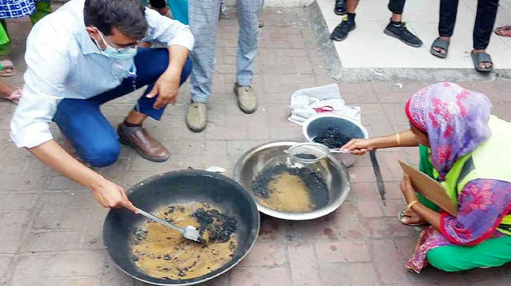 ইউএস বাংলার ফ্লাইটে আসা যাত্রীর কাছ থেকে সাড়ে চার কোটি টাকার স্বর্ণ উদ্ধার