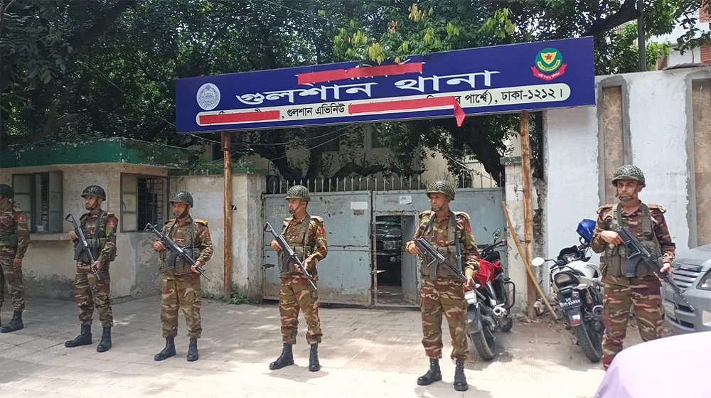 ডাটা সেন্টার-বঙ্গভবনসহ ৪১৭ থানায় সেনা মোতায়েন