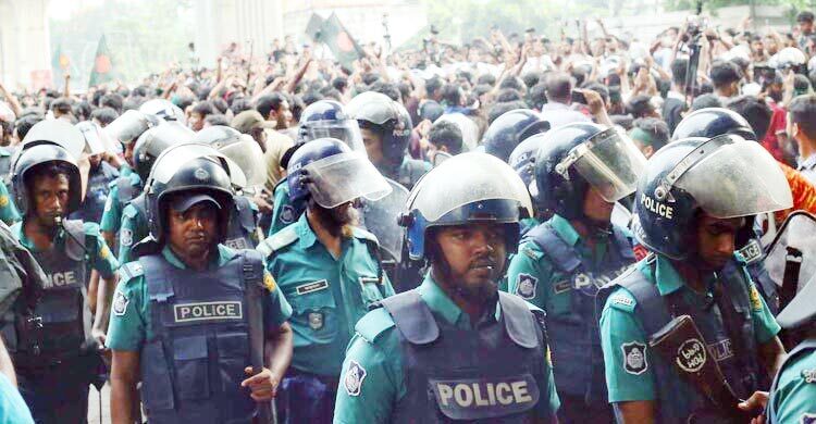 বৃহস্পতিবারের মধ্যে যোগ না দিলে পুলিশ সদস্যদের চাকরি থাকবে না