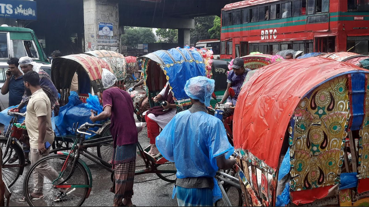 ১৩-১৪ তারিখে বিদায় নিতে পারে মৌসুমি বায়ু, কমবে বৃষ্টির প্রবণতা