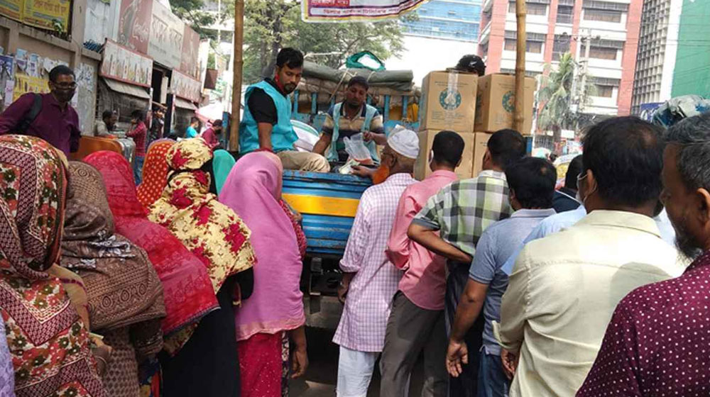 ১ জানুয়ারি থেকে স্মার্ট ফ্যামিলি কার্ডেই মিলবে টিসিবির পণ্য