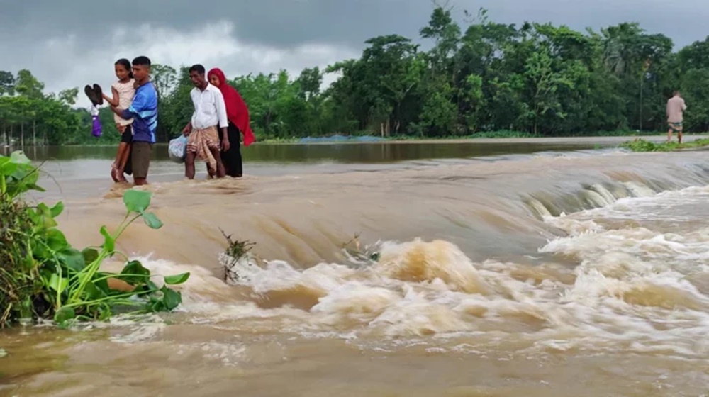 সিলেটে তিন নদীর পানি বিপৎসীমার ওপরে