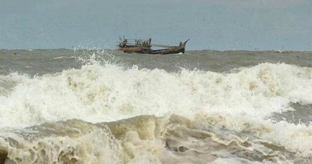 বঙ্গোপসাগরে বাল্কহেড ডুবে ২ যুবকের মৃত্যু, নিখোঁজ ১