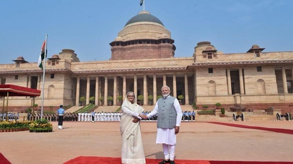 দিল্লির রাষ্ট্রপতি ভবনে শেখ হাসিনাকে রাজকীয় সংবর্ধনা