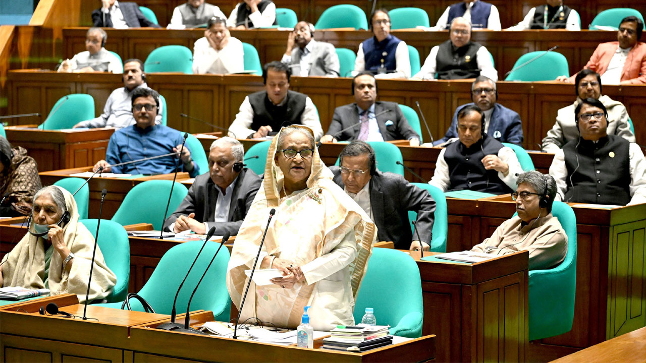 ভারত-চীন-রাশিয়া থেকে সমরাস্ত্র কেনা হচ্ছে : সংসদে প্রধানমন্ত্রী