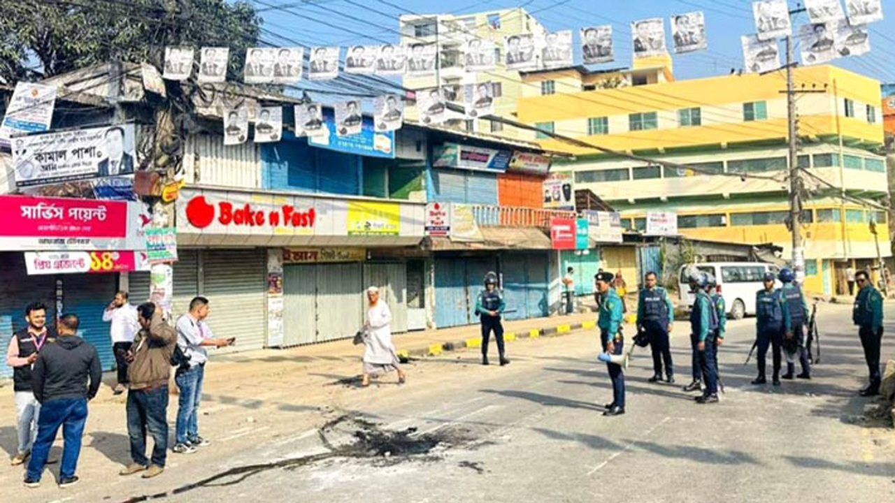 চট্টগ্রামে পুলিশের সঙ্গে বিএনপি নেতাকর্মীদের সংঘর্ষ