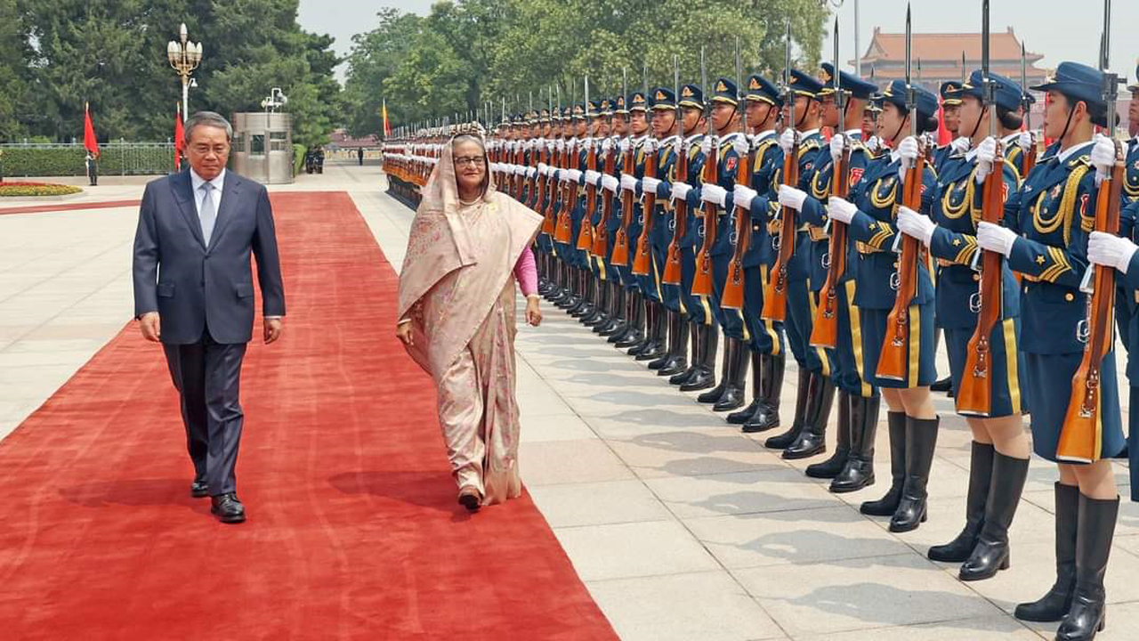 চীনের গ্রেট হলে শেখ হাসিনাকে উষ্ণ অভ্যর্থনা