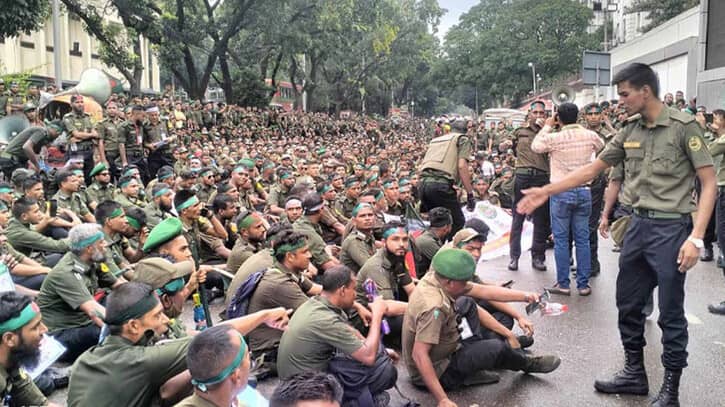 পল্টন থানায় চার হাজার আনসারের বিরুদ্ধে মামলা