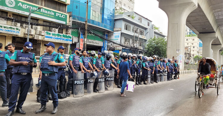 বায়তুল মোকাররমে বাড়তি পুলিশ মোতায়েন