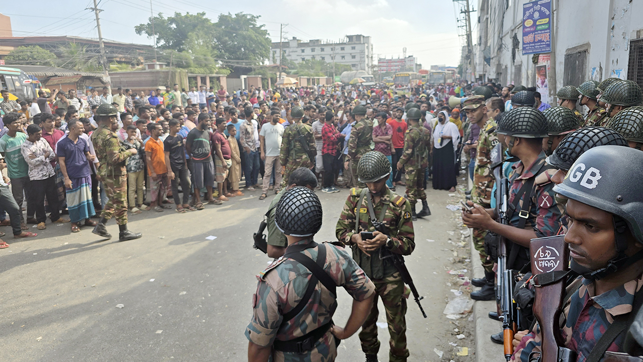 ৫৩ ঘণ্টা পর শ্রমিক অবরোধ প্রত্যাহার, যান চলাচল স্বাভাবিক