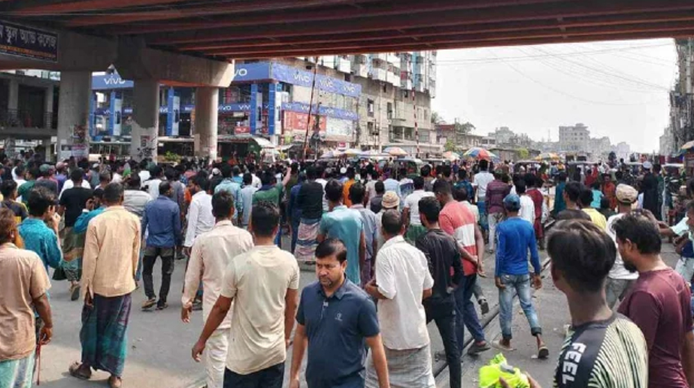 ফের অটোরিকশা চালকদের বিক্ষোভ, ধাওয়া–পাল্টা ধাওয়া