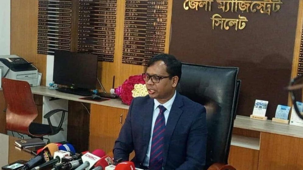 সাদাপাথর ফেরত দিতে ডিসি সারওয়ারের আলটিমেটাম