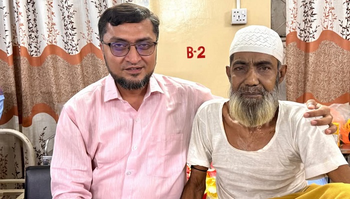উমরা হজ্বে যেতে চান আত্মমর্যাদাশীল গোরখোদক মনু মিয়া!
