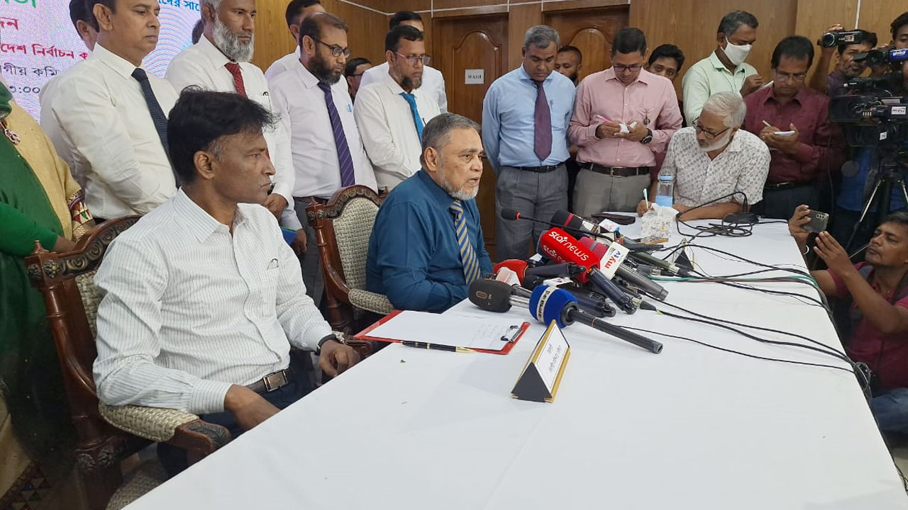 ডিসেম্বরের প্রথমার্ধে জাতীয় সংসদ নির্বাচনের তফসিল ঘোষণা : সিইসি