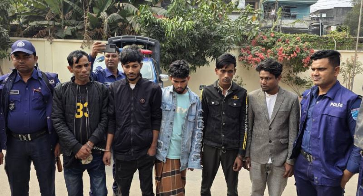 ফরিদপুরে মোটরসাইকেল চোর চক্রের ৭ সদস্য গ্রেপ্তার, উদ্ধার ২টি চোরাই বাইক