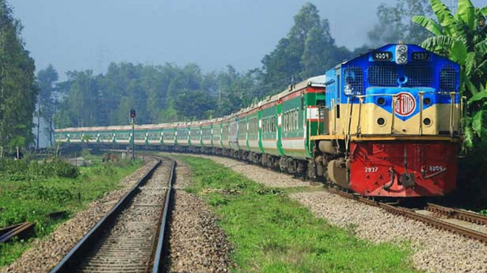 গাজীপুরে ট্রেনে কাটা পড়ে নিহত ৩