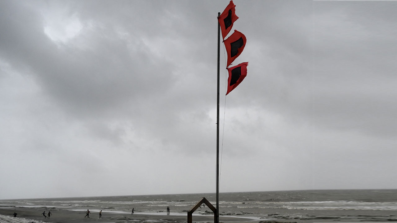 বঙ্গোপসাগরে লঘুচাপ, সাগরে ৩ নম্বর সতর্ক সংকেত