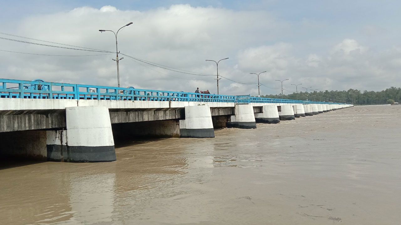 তিস্তার পানি বিপৎসীমার ওপরে, ৪ জেলায় বন্যার শঙ্কা