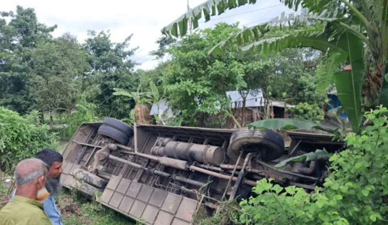 আমতলীতে পৃথক দূর্ঘটনার নিহত ১, আহত ১২