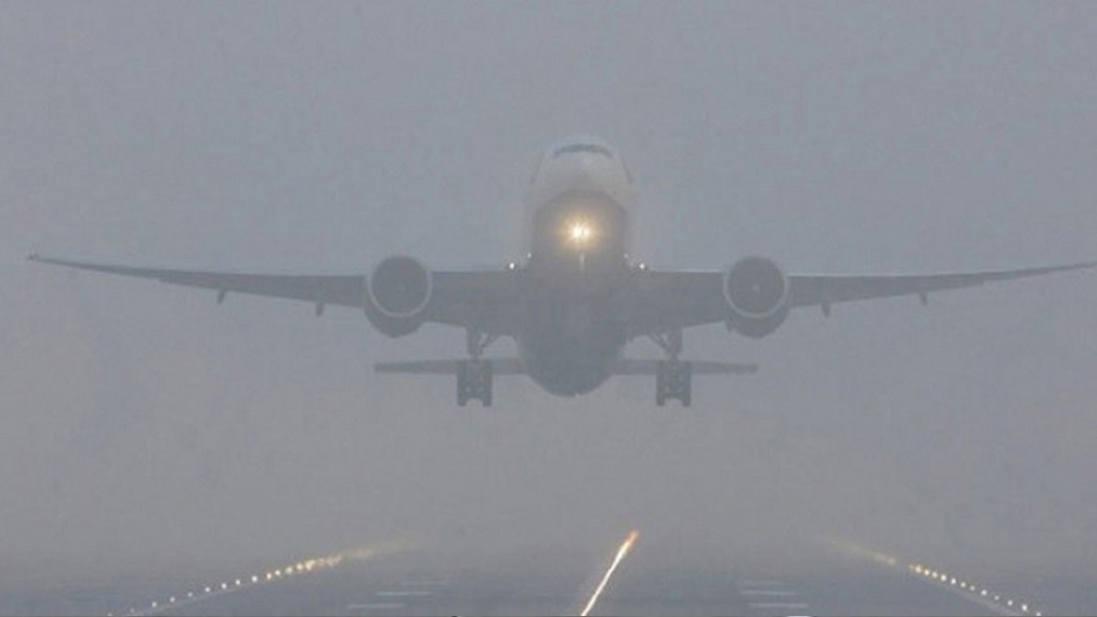 কুয়াশায় ঢাকায় নামতে না পেরে ৫ ফ্লাইট গেল কলকাতা