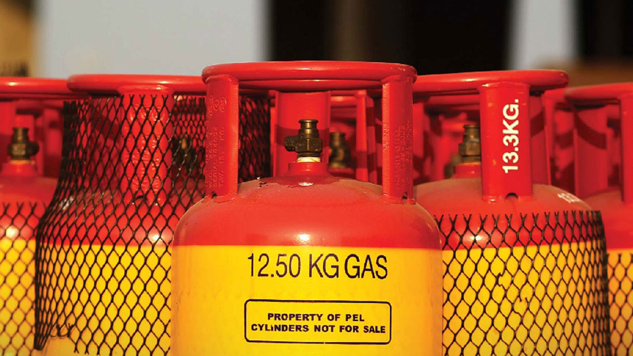 ভোক্তাপর্যায়ে এলপিজির দাম বাড়ল ৩৮ টাকা