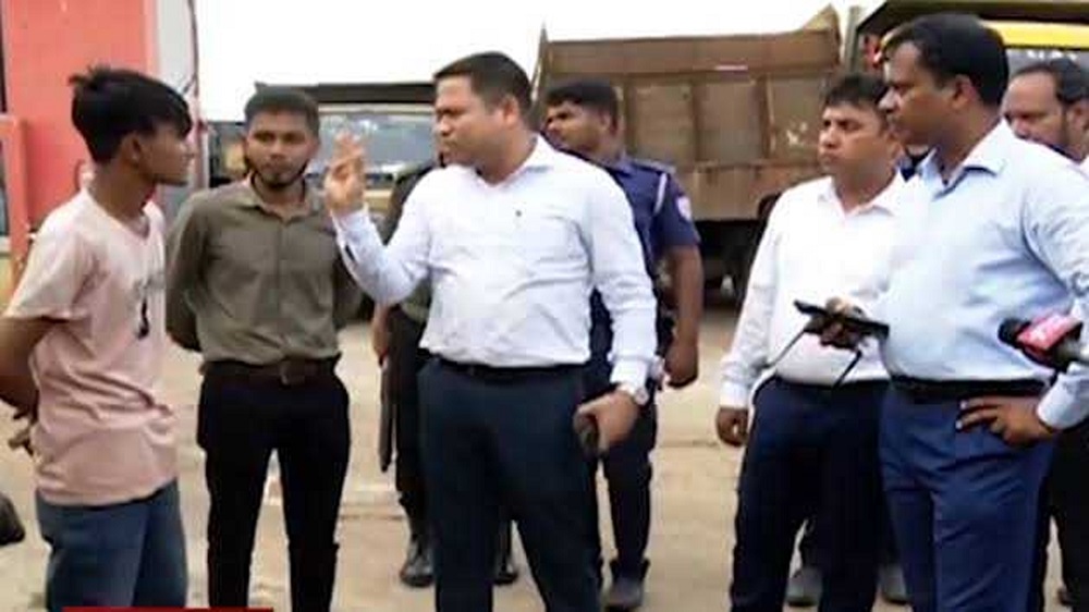 দায়িত্ব নিয়েই পাথর লুটের বিরুদ্ধে অ্যাকশনে ডিসি সারওয়ার