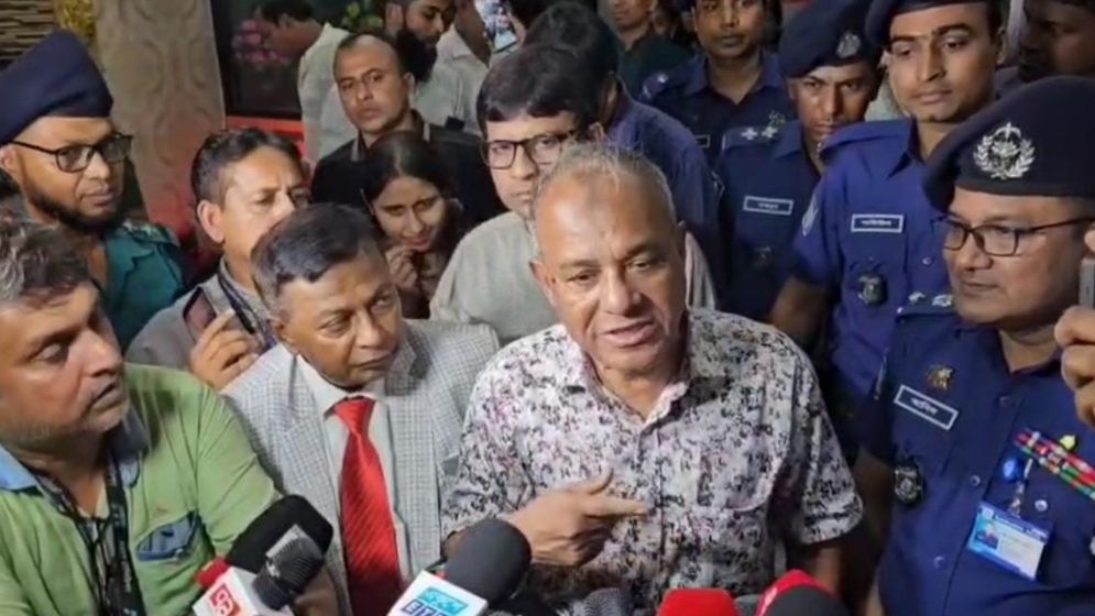 সেফ এক্সিট নিয়ে যা বললেন স্বরাষ্ট্র উপদেষ্টা