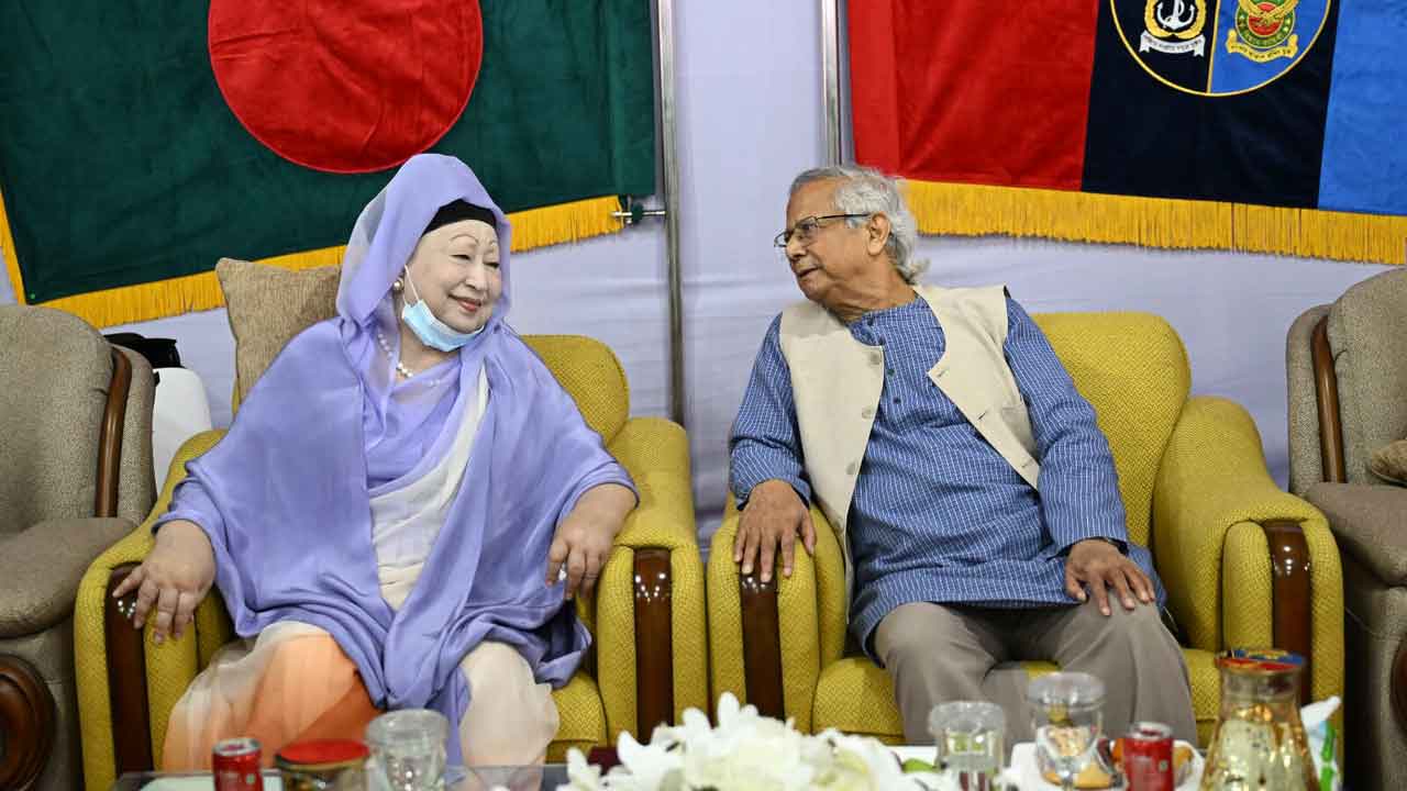 সেনানিবাসে খালেদা জিয়া, প্রধান উপদেষ্টার সঙ্গে একান্ত আলাপ