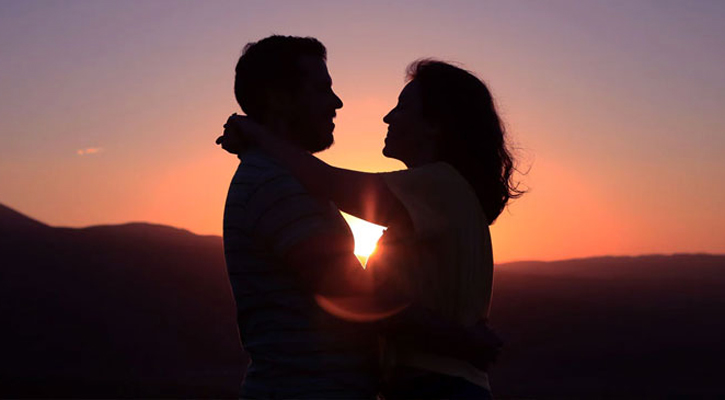 সাদা প্রেমের মৃত্যুগীত : আকতার জামিল