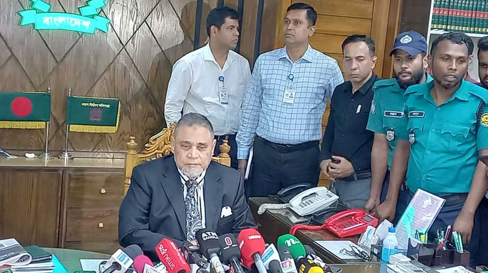 ভোটের সময় ‘মবকারীরা’ সুবিধা করতে পারবে না: মার্কিন দূতকে সিইসি