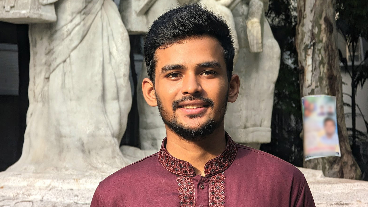 আসিফ মাহমুদের ৩০ লাখ অনুসারীর পেজ রিমুভ করল ফেসবুক