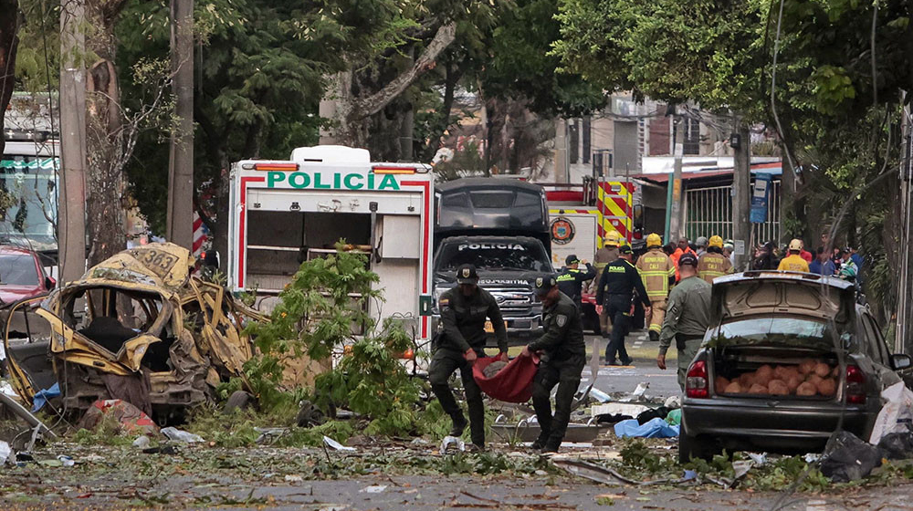 কলম্বিয়ায় পুলিশের হেলিকপ্টার ও বিমানঘাঁটিতে হামলা, নিহত ১৪