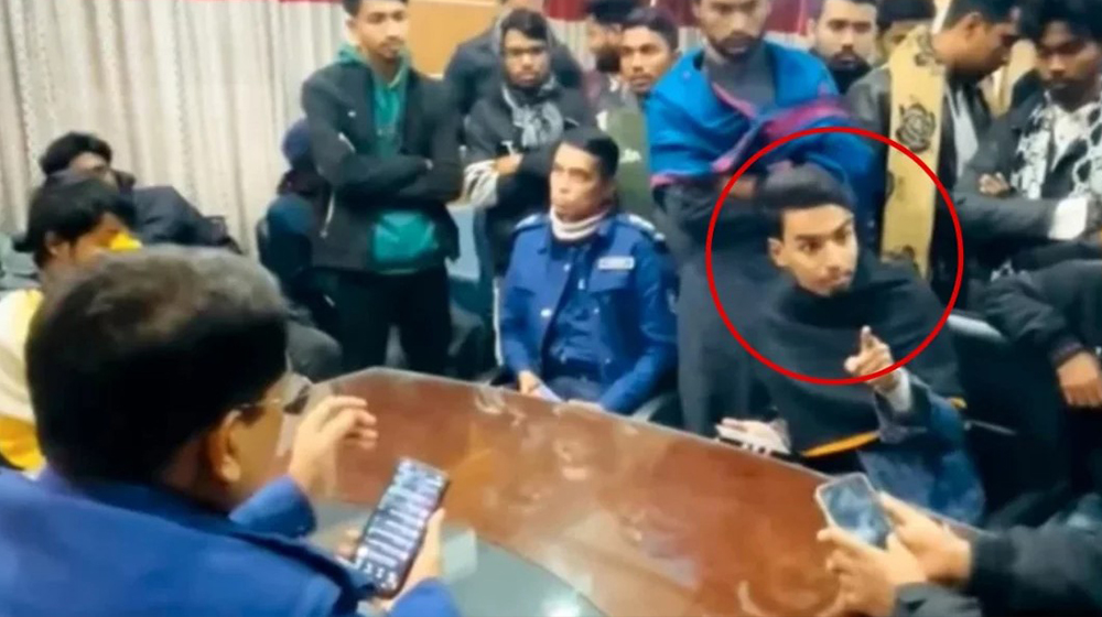 থানায় বসে ওসিকে হুমকি দেওয়া সেই নেতা আটক