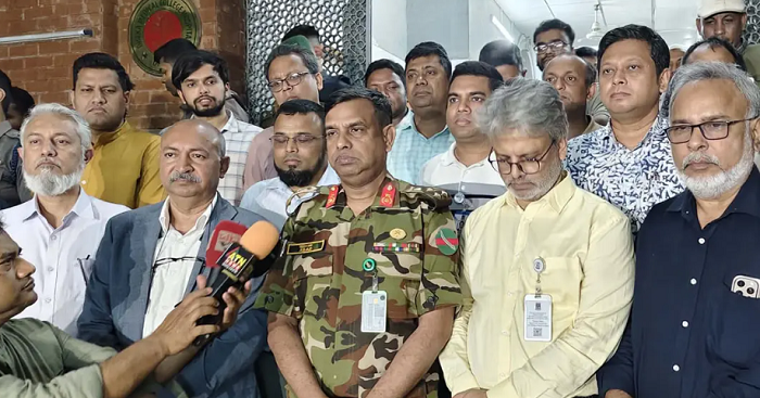 ঢাকা মেডিকেলে মারামারি : ৬ সদস্যের তদন্ত কমিটি গঠন, জরুরি বিভাগ চালু