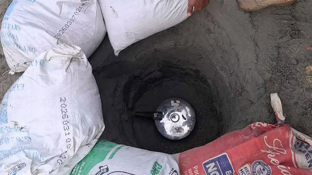 আশুলিয়ায় ‘শক্তিশালী বোমা’ উদ্ধার
