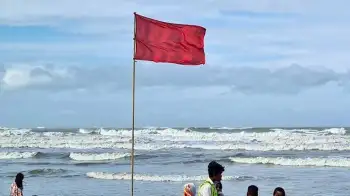 বঙ্গোপসাগরে লঘুচাপ, সমুদ্রবন্দরে ৩ নম্বর সংকেত