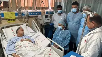 জ্বালানিমন্ত্রীর শারীরিক অবস্থার খোঁজ নিতে হাসপাতালে গেলেন রাষ্ট্রপতি