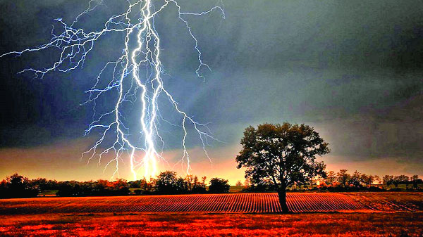 করিমগঞ্জে হাওরে মাছ ধরার সময় বজ্রপাতে চাচা-ভাতিজার মৃত্যু